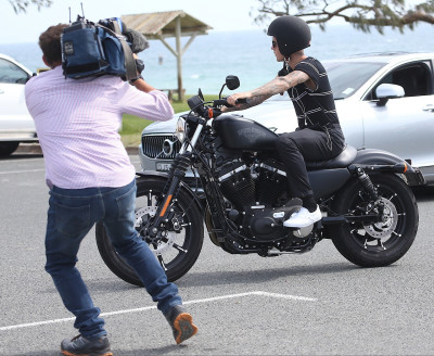 03.08 | Justin Bieber é fotografado em Perth, na Austrália
