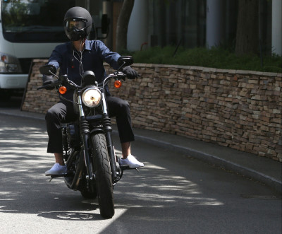 03.08 | Justin Bieber é fotografado em Perth, na Austrália