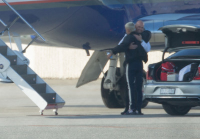03.10 | Justin Bieber é fotografado em aeroporto em Perth, Austrália