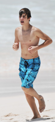 19.08 | Justin Bieber e seu pai em Barbados