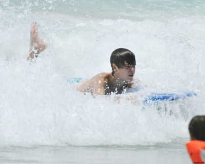 19.08 | Justin Bieber e seu pai em Barbados