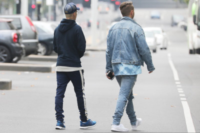 03.11 | Justin Bieber é fotografado em Melbourne, na Austrália