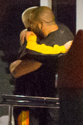 03.11 | Justin Bieber é fotografado em um iate em Melbourne, na Austrália