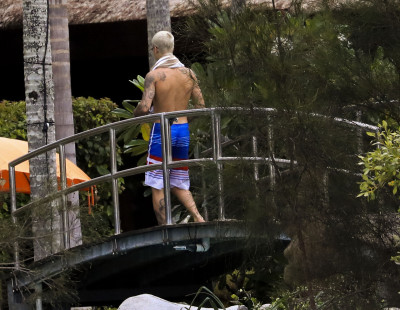 14.03 | Justin Bieber é fotografado em Queensland, na Austrália