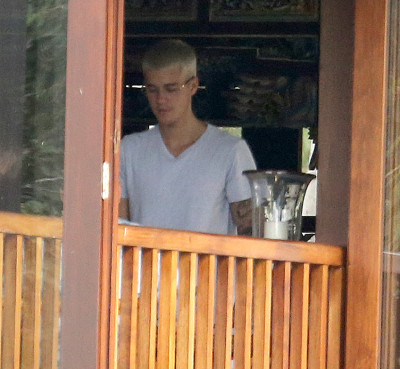 14.03 | Justin Bieber é fotografado em Queensland, na Austrália