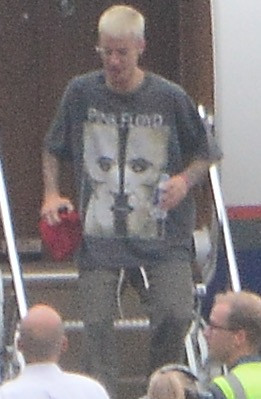 15.03 | Justin Bieber é fotografado em um aeroporto em Sydney, na Austrália