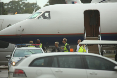 15.03 | Justin Bieber é fotografado em um aeroporto em Sydney, na Austrália