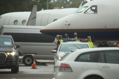 15.03 | Justin Bieber é fotografado em um aeroporto em Sydney, na Austrália