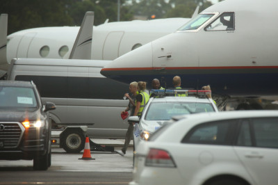 15.03 | Justin Bieber é fotografado em um aeroporto em Sydney, na Austrália
