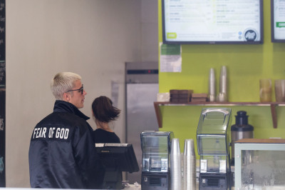 17.03 | Justin Bieber é fotografado em Sydney, na Austrália