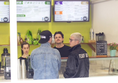17.03 | Justin Bieber é fotografado em Sydney, na Austrália