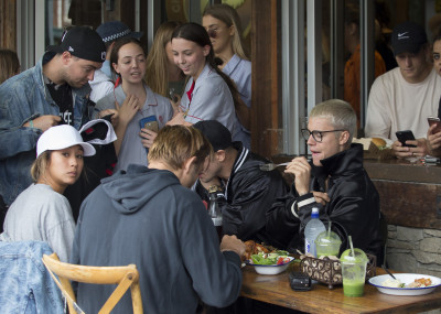 17.03 | Justin Bieber é fotografado em Sydney, na Austrália