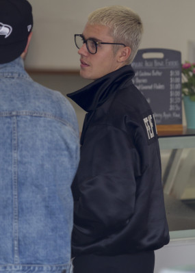 17.03 | Justin Bieber é fotografado em Sydney, na Austrália