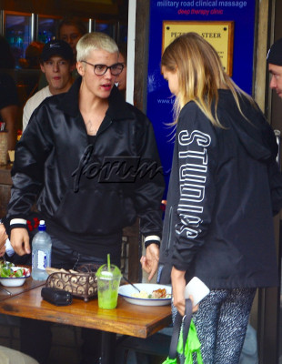 17.03 | Justin Bieber é fotografado em Sydney, na Austrália