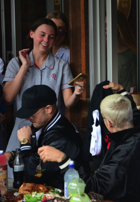17.03 | Justin Bieber é fotografado em Sydney, na Austrália