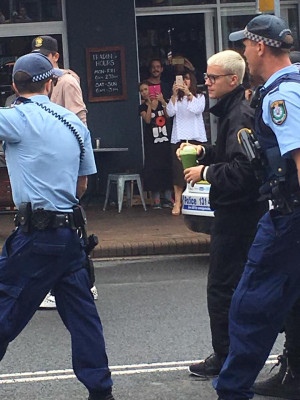 17.03 | Justin Bieber é fotografado em Sydney, na Austrália