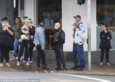 17.03 | Justin Bieber é fotografado em Sydney, na Austrália