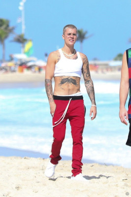 29.03 | Justin Bieber na praia de Ipanema, Rio de Janeiro