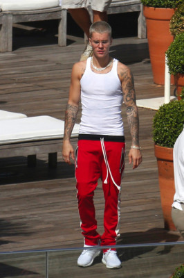 29.03 | Justin Bieber na praia de Ipanema, Rio de Janeiro