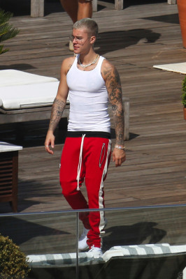 29.03 | Justin Bieber na praia de Ipanema, Rio de Janeiro