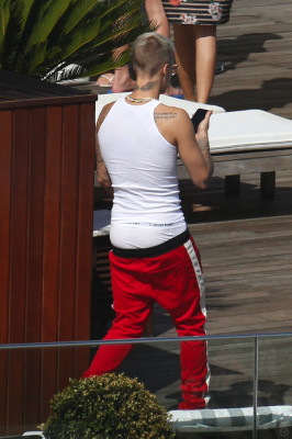 29.03 | Justin Bieber na praia de Ipanema, Rio de Janeiro