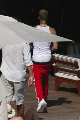 29.03 | Justin Bieber na praia de Ipanema, Rio de Janeiro