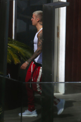 29.03 | Justin Bieber na praia de Ipanema, Rio de Janeiro