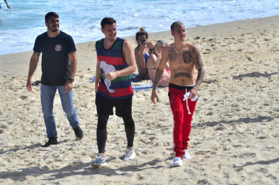 29.03 | Justin Bieber na praia de Ipanema, Rio de Janeiro
