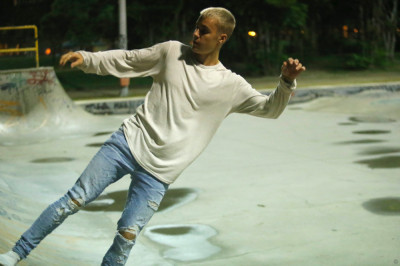 29.03 | Justin Bieber andando de skate no Aterro do Flamengo no Rio de Janeiro