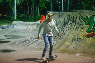 29.03 | Justin Bieber andando de skate no Aterro do Flamengo no Rio de Janeiro