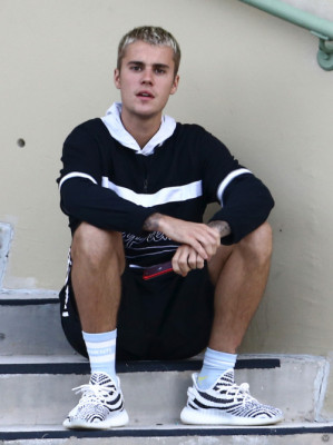 16.04 | Justin Bieber é fotografado em Miami, Flórida