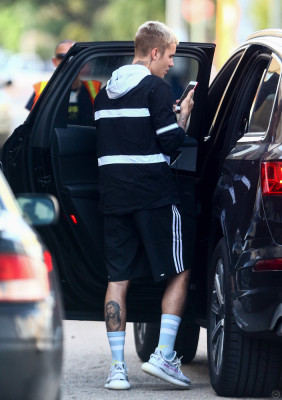 16.04 | Justin Bieber é fotografado em Miami, Flórida