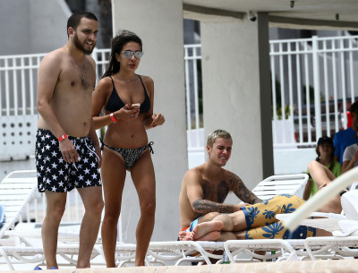 17.04 | Justin Bieber é fotografado em Miami, Flórida