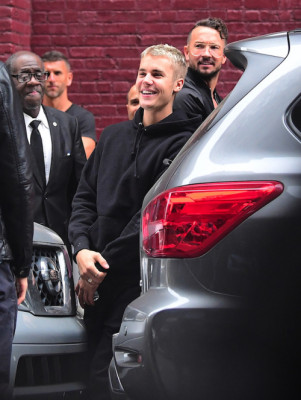 30.04 | Justin Bieber na igreja Hillsong em Nova Iorque