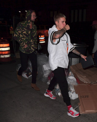 05.01 | Justin Bieber é fotografado em Nova Iorque, NY