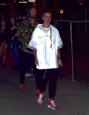 05.01 | Justin Bieber é fotografado em Nova Iorque, NY