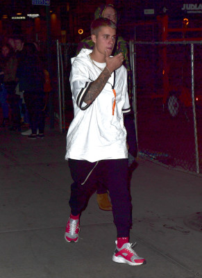 05.01 | Justin Bieber é fotografado em Nova Iorque, NY