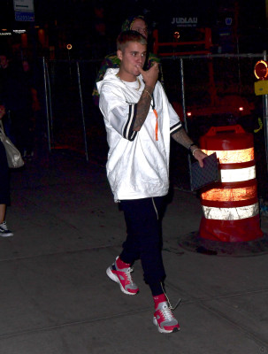 05.01 | Justin Bieber é fotografado em Nova Iorque, NY