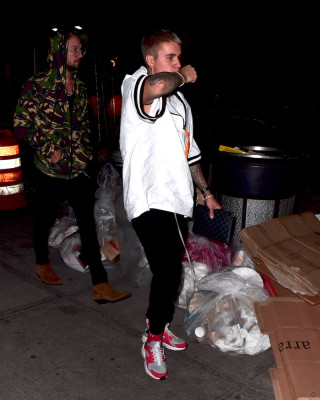 05.01 | Justin Bieber é fotografado em Nova Iorque, NY