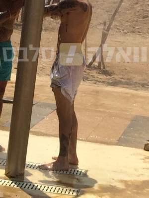 05.03 | Justin Bieber é fotografado no Mar Morto em Israel