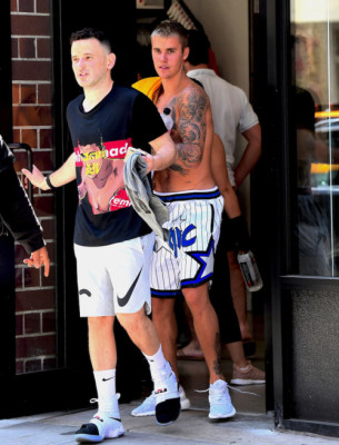21.05 | Justin Bieber é fotografado em Nova Iorque