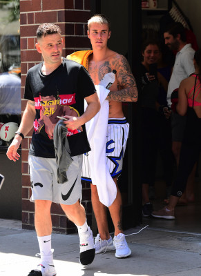 21.05 | Justin Bieber é fotografado em Nova Iorque