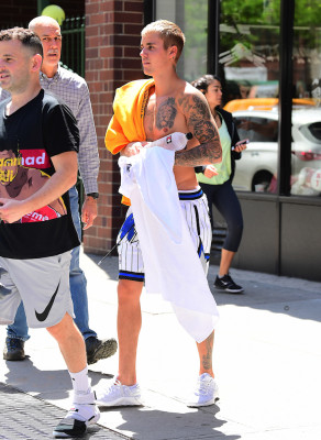 21.05 | Justin Bieber é fotografado em Nova Iorque