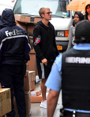 22.05 | Justin Bieber na loja Nike Factory Store em Nova Iorque