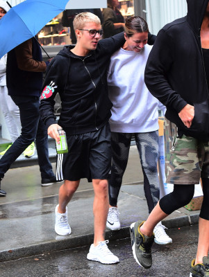 22.05 | Justin Bieber na loja Nike Factory Store em Nova Iorque