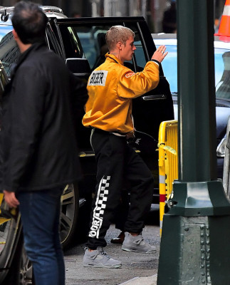 22.05 | Justin Bieber é fotografado em Nova Iorque, NY
