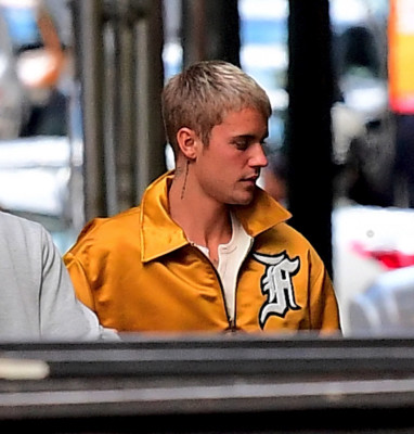 22.05 | Justin Bieber é fotografado em Nova Iorque, NY