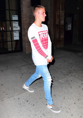 23.05 | Justin Bieber é fotografado em Nova Iorque, NY