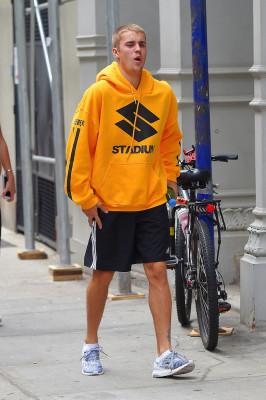 26.05 | Justin Bieber chegando no Aire Ancient Baths em Nova Iorque, NY