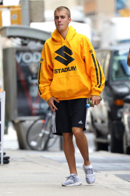 26.05 | Justin Bieber chegando no Aire Ancient Baths em Nova Iorque, NY